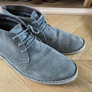 grey chukka boots